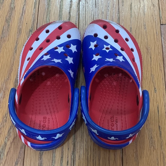 Boys Crocs American Flag Size 7 GUC - Picture 4 of 7